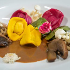 Capeletti Tricolor de Frango e Parmesão