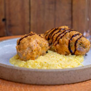 Coxa e Sobrecoxa ao Creme de Milho