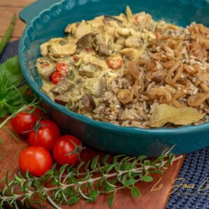 Mijadra com Frango ao Molho de Iogurte, tahine e nozes