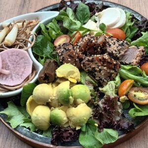 SALADA DE ATUM NO GERGELIM