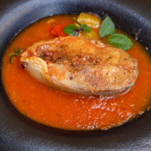 Robalo em posta ao Molho Putanesca