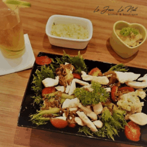 SALADA SOBRECOXA AO ESTILO ASIÁTICO