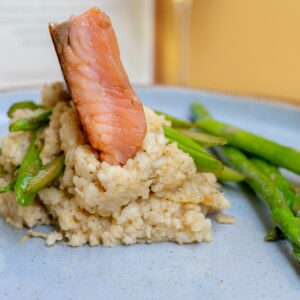 Salmão Grelhado e Risoto de Aspargos