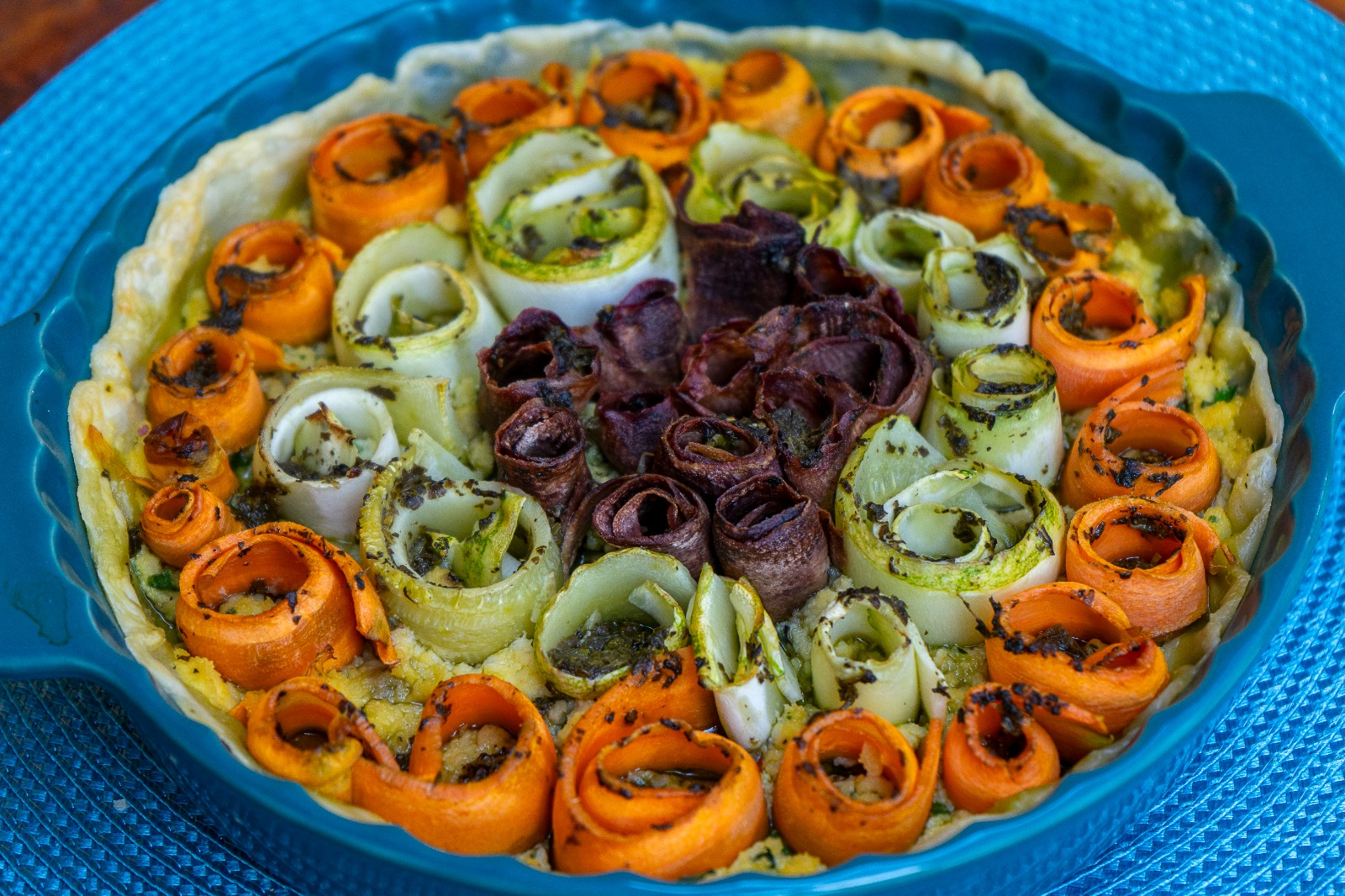Tarte Vegetariana com Cenoura, Abobrinha ao Molho de Queijo Chabichou - Imagem 2